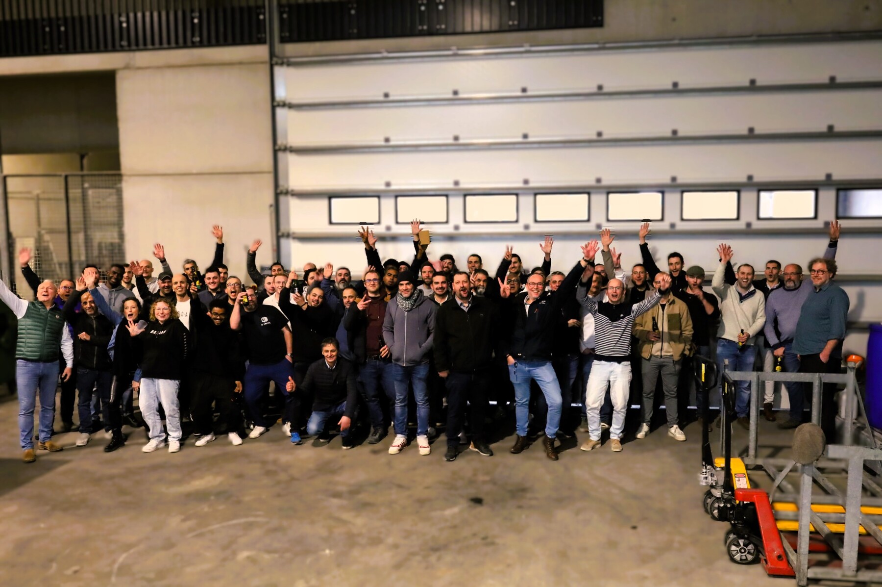L’ensemble de l’équipe D Metal dans l’atelier de Grass